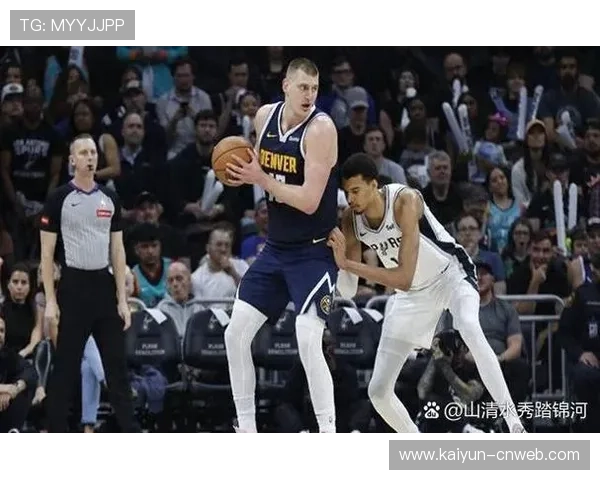 文班亚马盖帽后快攻扣篮，马刺替补席沸腾